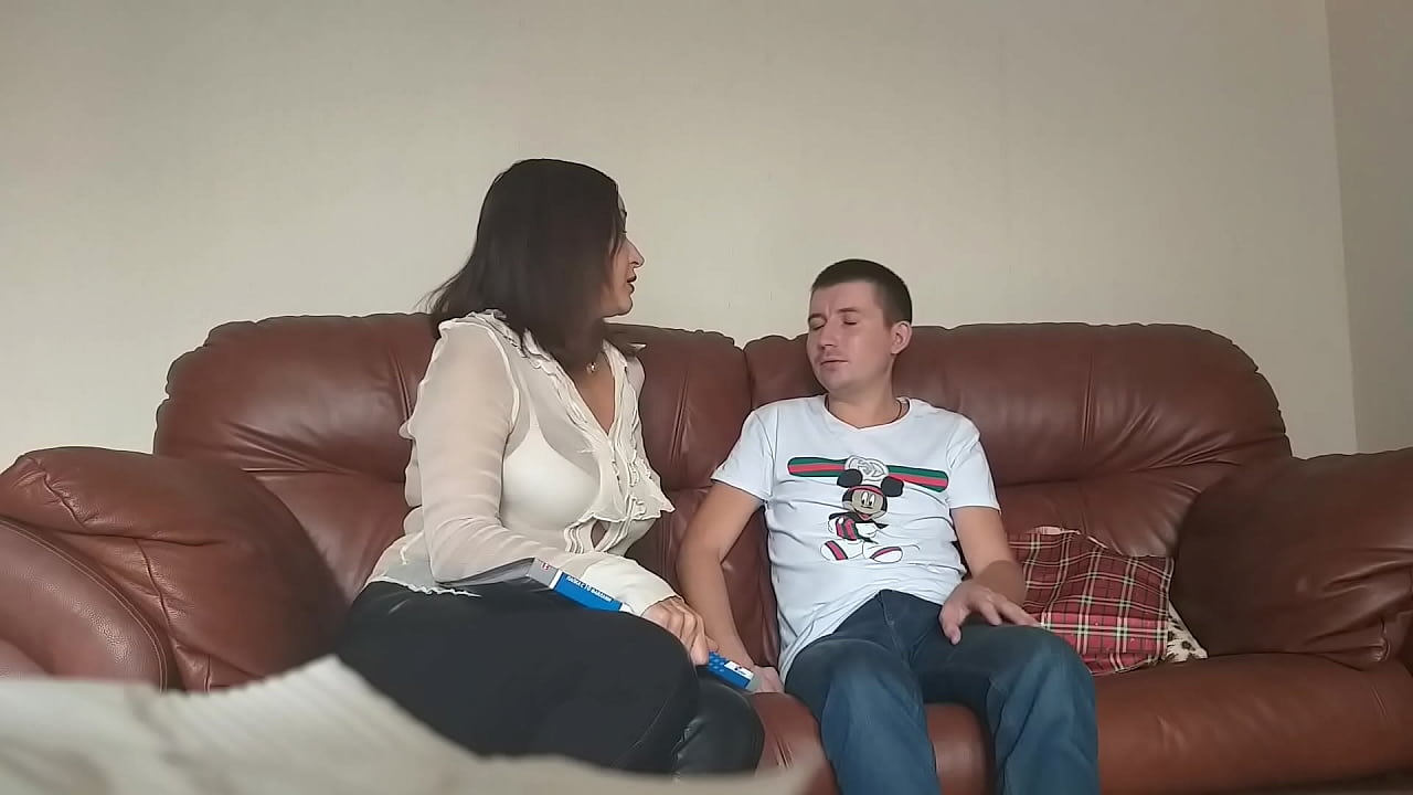 Utangaç öğrenci doyumsuz öğretmen (Milf Alina Tumanova) becerdin